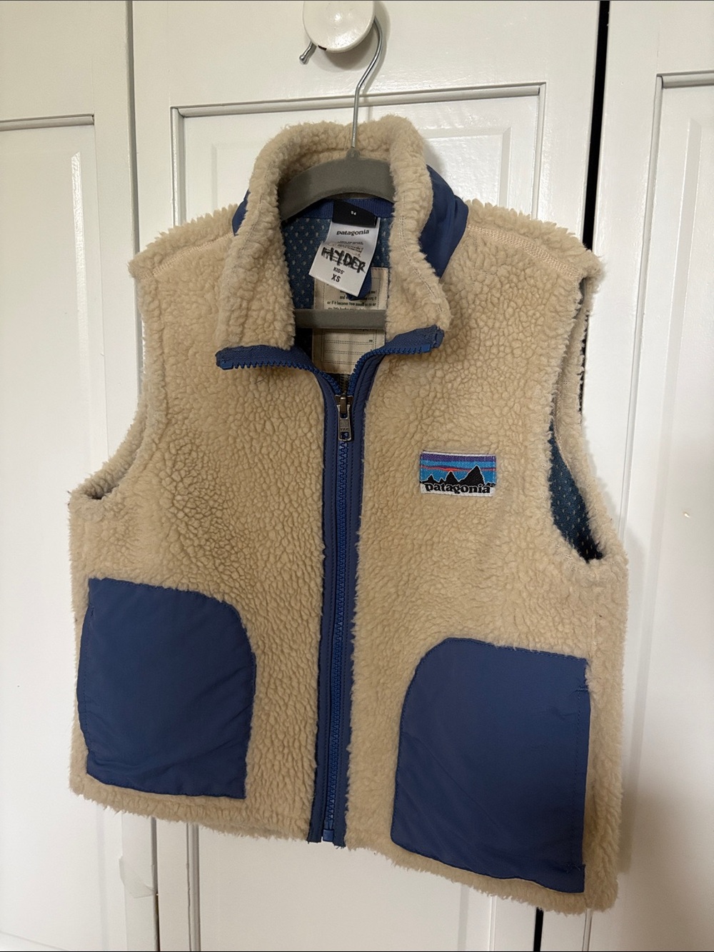 Patagonia Kids Beige Sherpa Vest with Blue Pockets